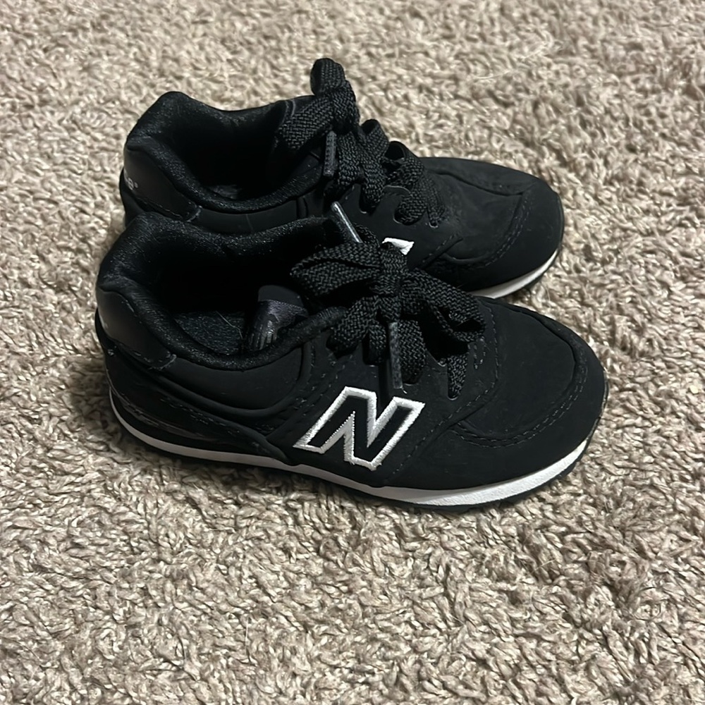 Toddler new balance shoes size 7